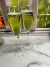 Load image into Gallery viewer, Engraved Gift Box with Champagne Flutes
